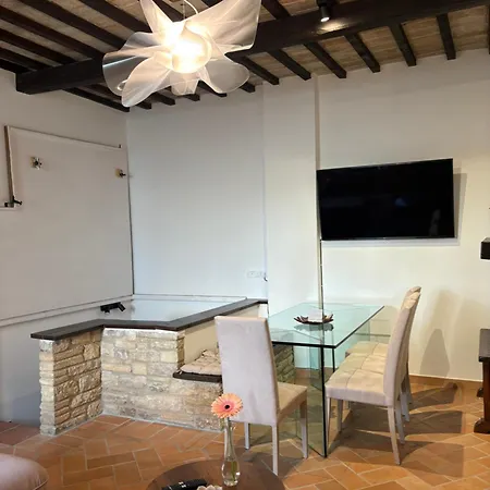 Il Giardino Di Chiara * אסיסי