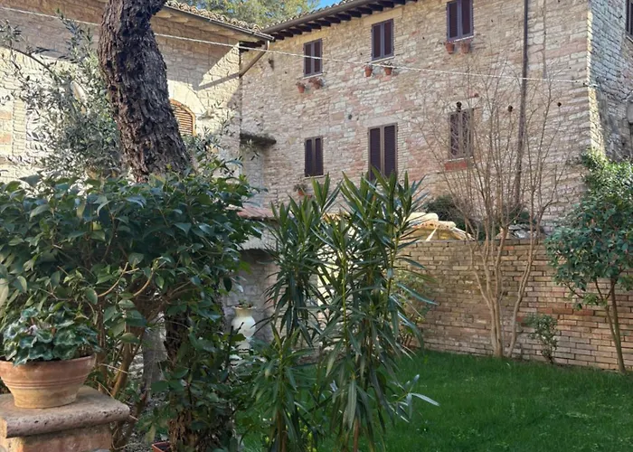 Il Giardino Di Chiara * アッシジ